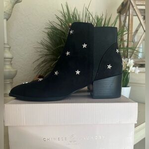 Chinese laundry micro suede, Farren rhinestone star black ankle boots 6 1/2